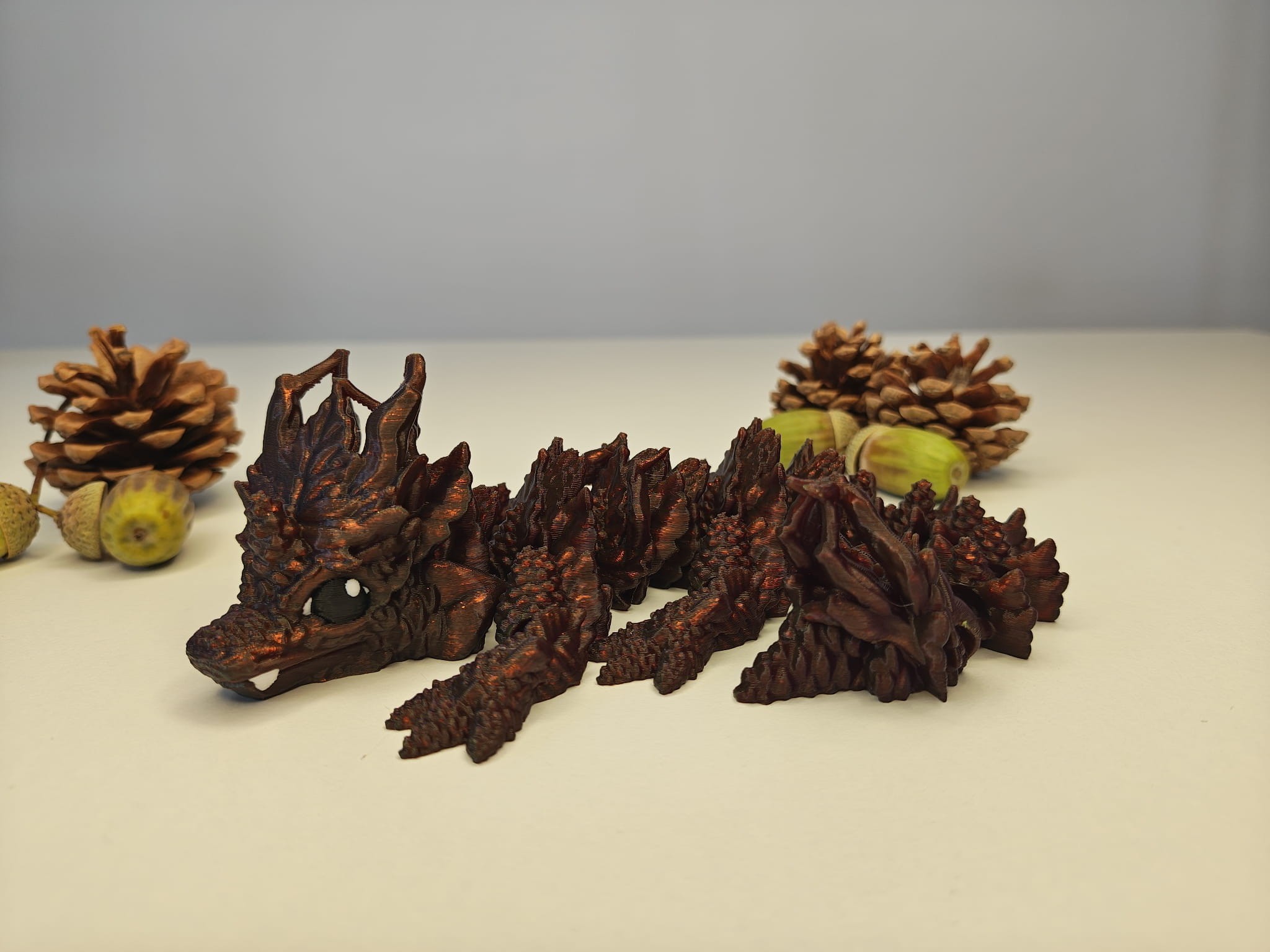 Młody Szyszkowy Smok Jesienny (różne kolory, M 21 cm) - obrazek 6