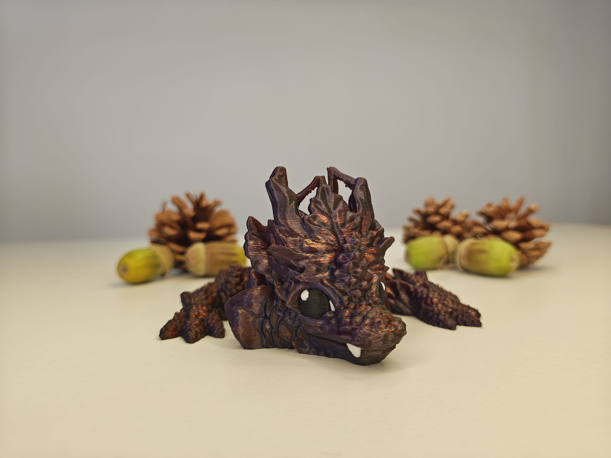 Młody Szyszkowy Smok Jesienny (różne kolory, M 21 cm) - obrazek 7